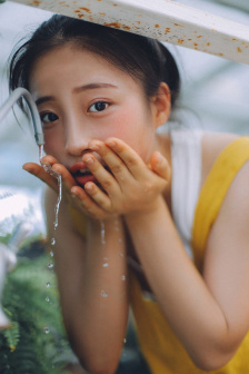 公司的员工味道中字强多人